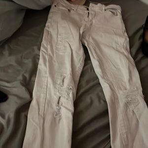 White skinny jeans